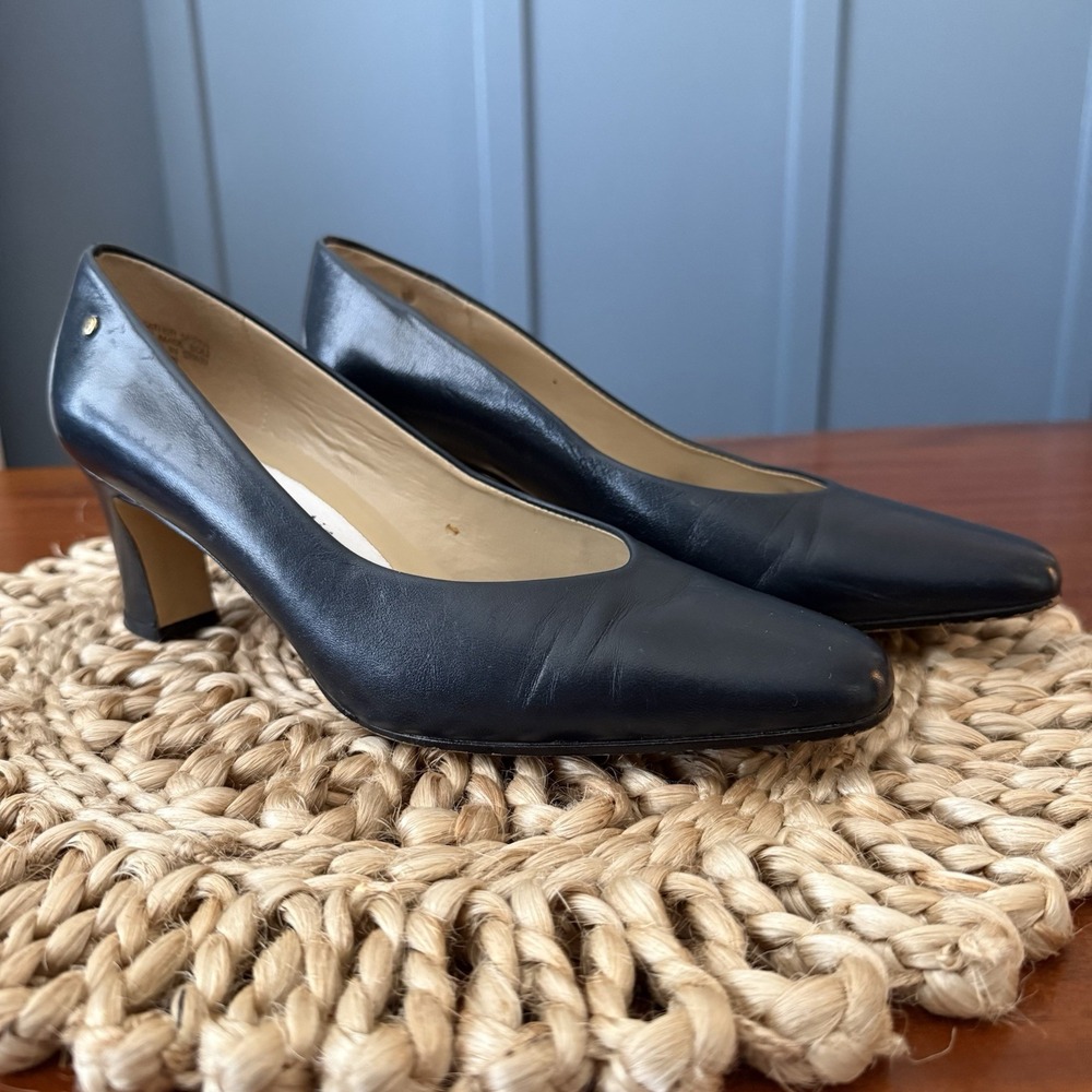 Etienne Aigner Taylor Pumps Women's 7.5M Navy Leather Made in Spain Classic Heel